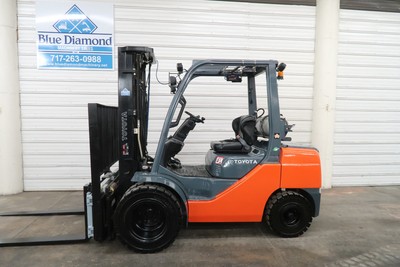 2014' Toyota 8FGU30, 6,000# Pneumatic Tire Forklift, LP Gas, 3 Stage, S/S, Scale