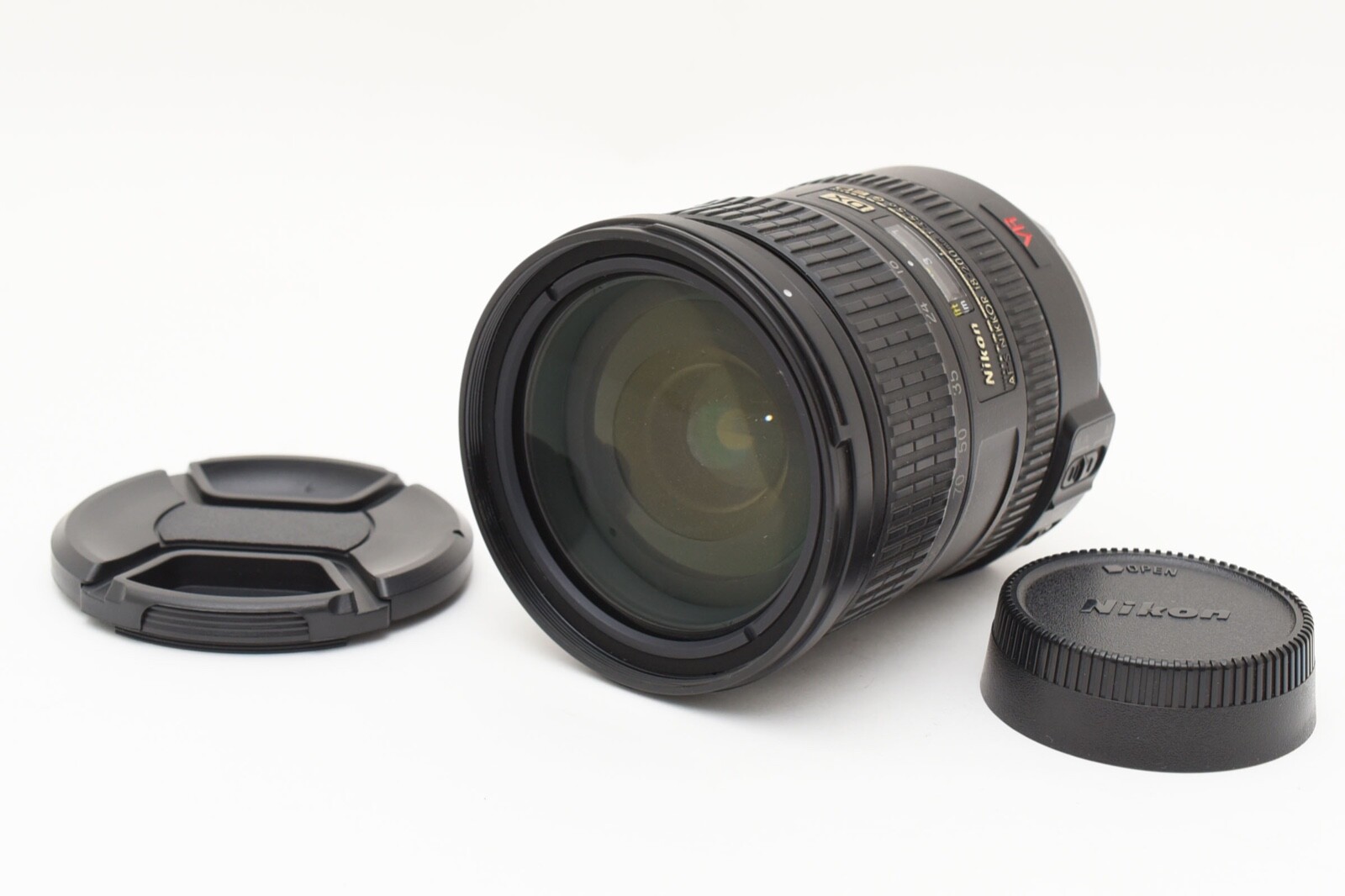 Nikon AF-S DX Nikkor 18-200mm f/3.5-5.6 G ED VR Lens