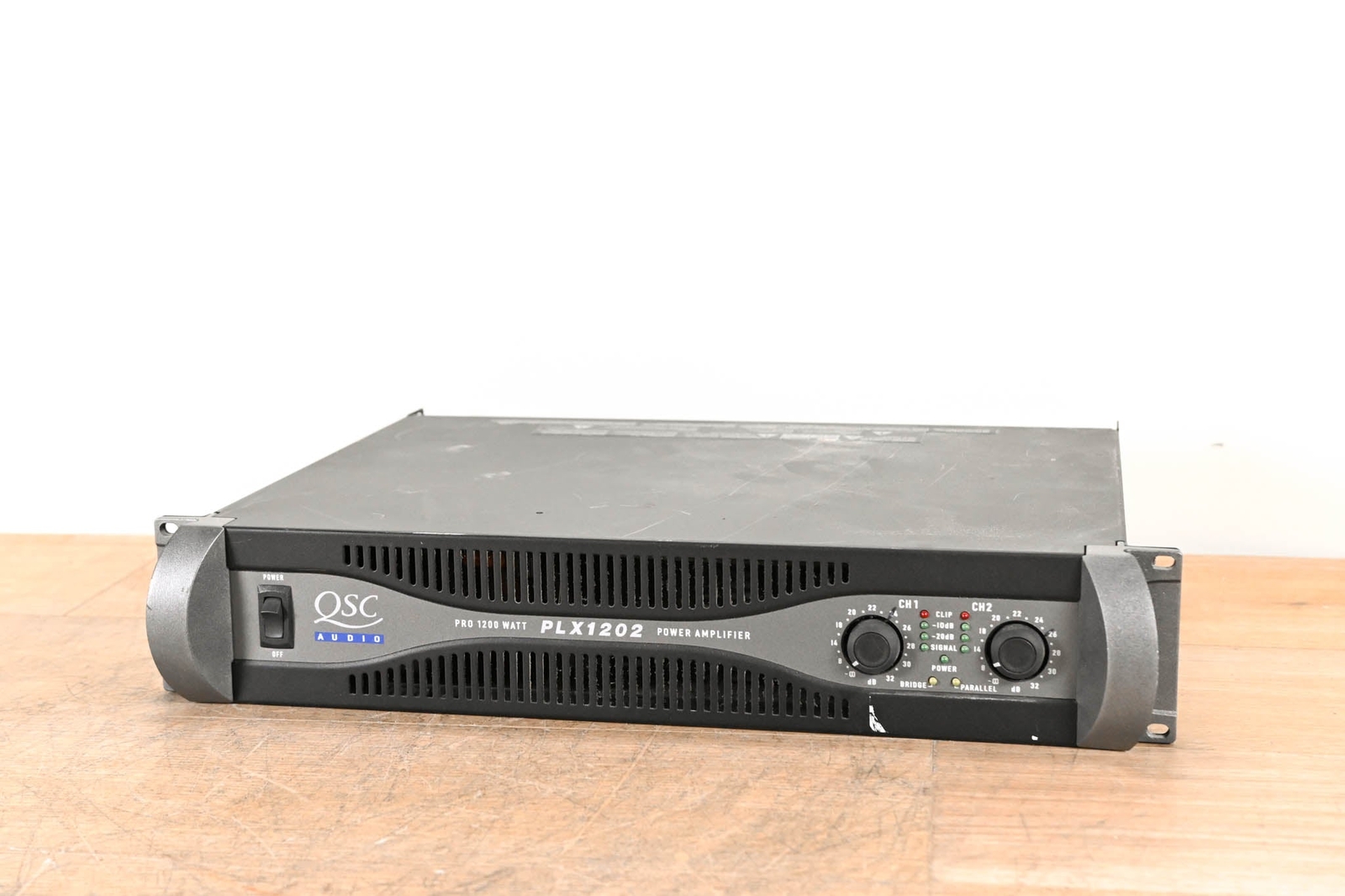 QSC PLX1202 パワーアンプ 本体 QSC PLX1202 ステレオパワーアンプ 320W/4Ω 音質良し