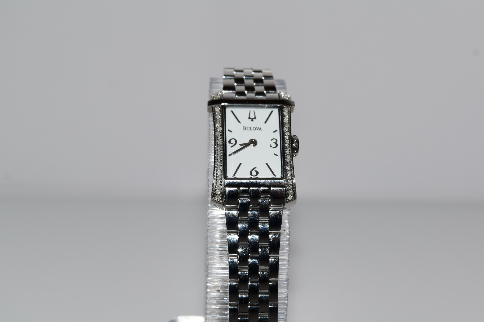 Pre-owned Bulova Women's Ss Diamond White 96r186 $895 Watch