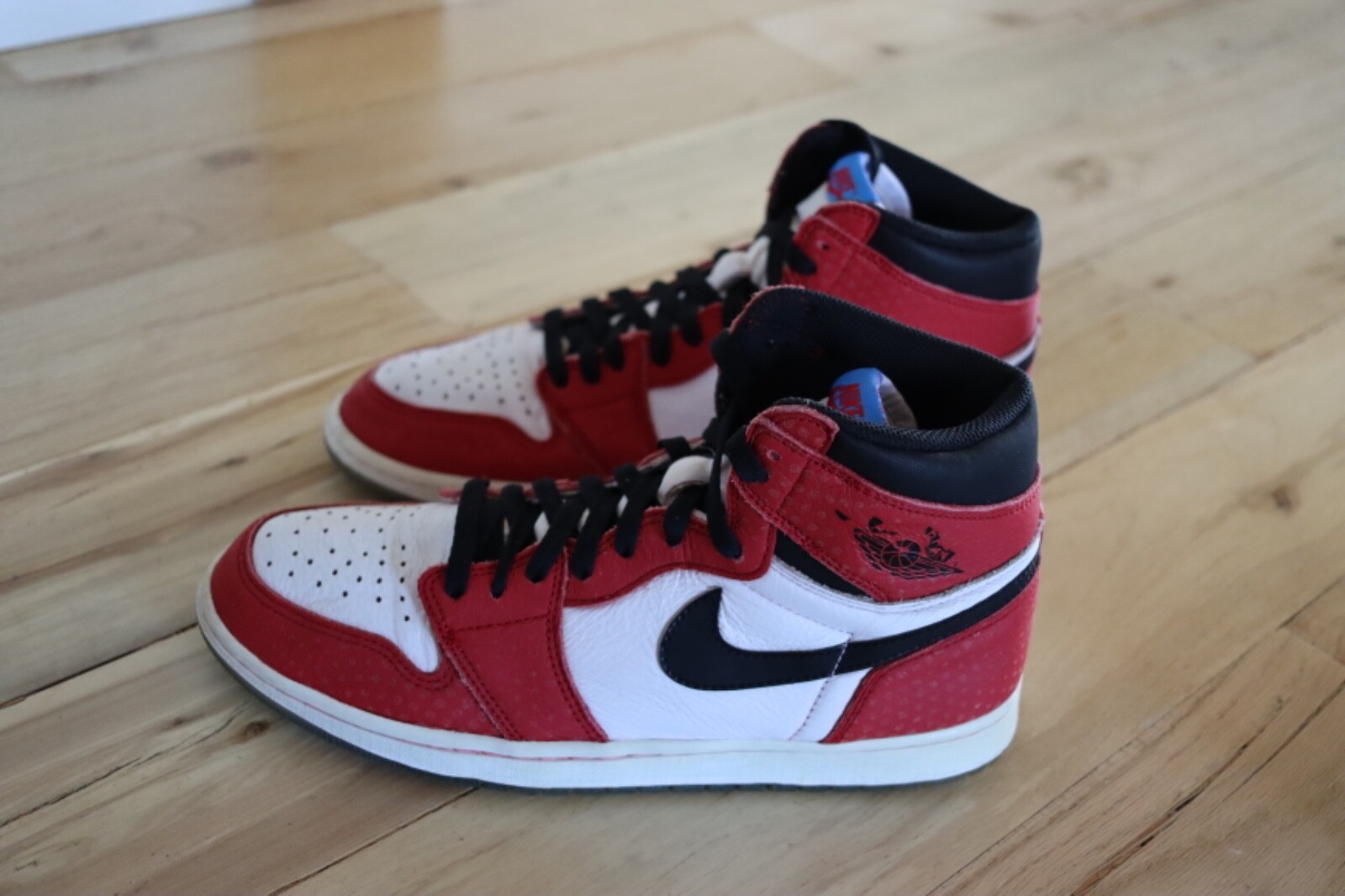 Nike Air Jordan 1 Retro High OG 'Origin Story' Spiderverse