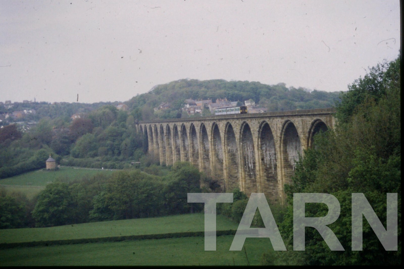 35mm slide Railway Scene Cefn viaduct 1/5/99 ss3938