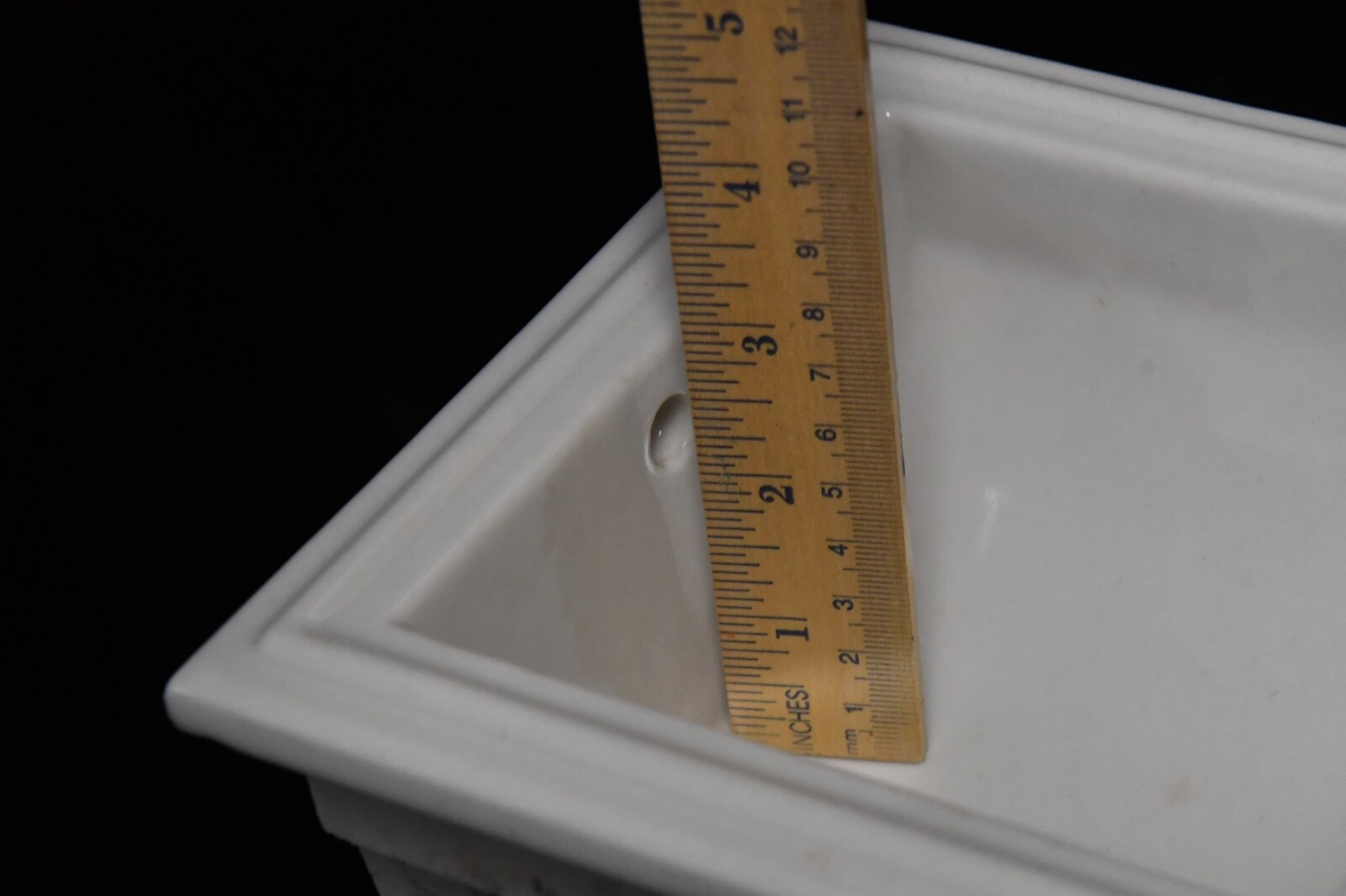 VINTAGE CERAMIC PORCELAIN TOILET PAPER HOLDER RECLAIMED WALL INSERT