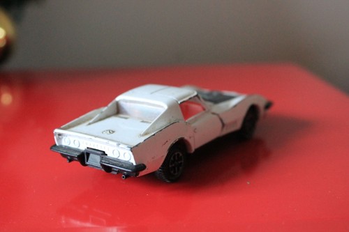 Dinky Toys GB Chevrolet Corvette stingray customisé