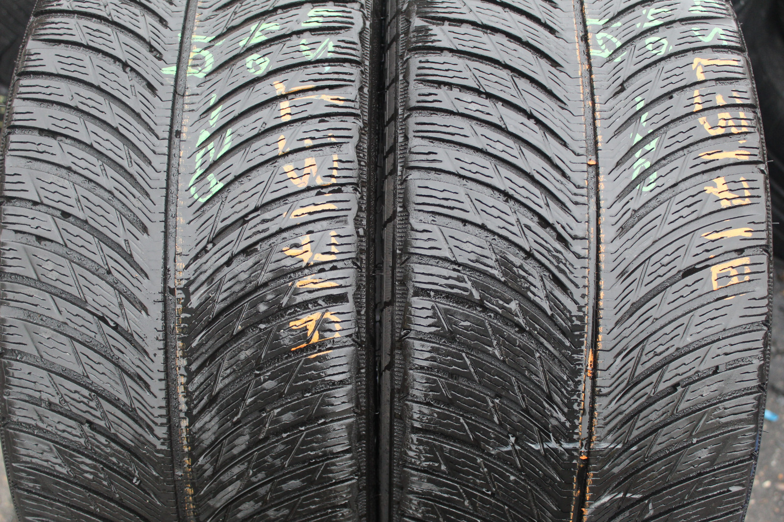 245 40 19 Michelin, Winter, M+S, XL, 98V, x2 A Pair 5.2mm (F1_tyres) L3171