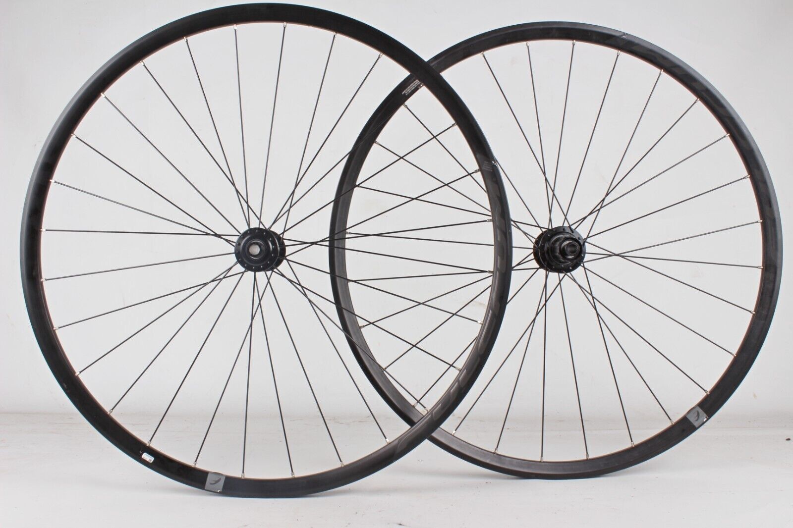 Fulcrum Racing 900 DB 12x100mm 12x142mm Thru Axle Centerlock Fulcrum Racing 900 DB 12x100mm 12x142mm Thru Axle Centerlock