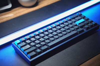 Premium Custom 65% Mechanical Keyboard (Minimal and Sounds Amazing!) READ DESC!