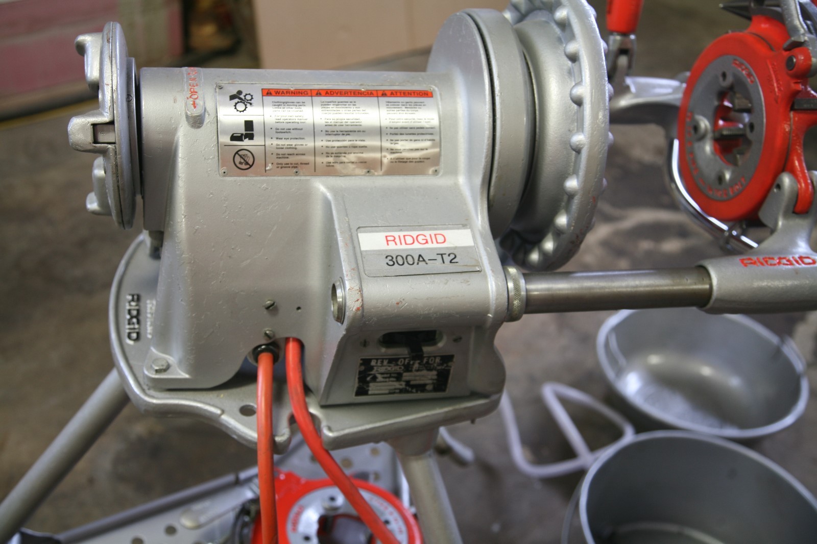 Ridgid Pipe Threader 300 T-2 Complete Carriage stand Dies