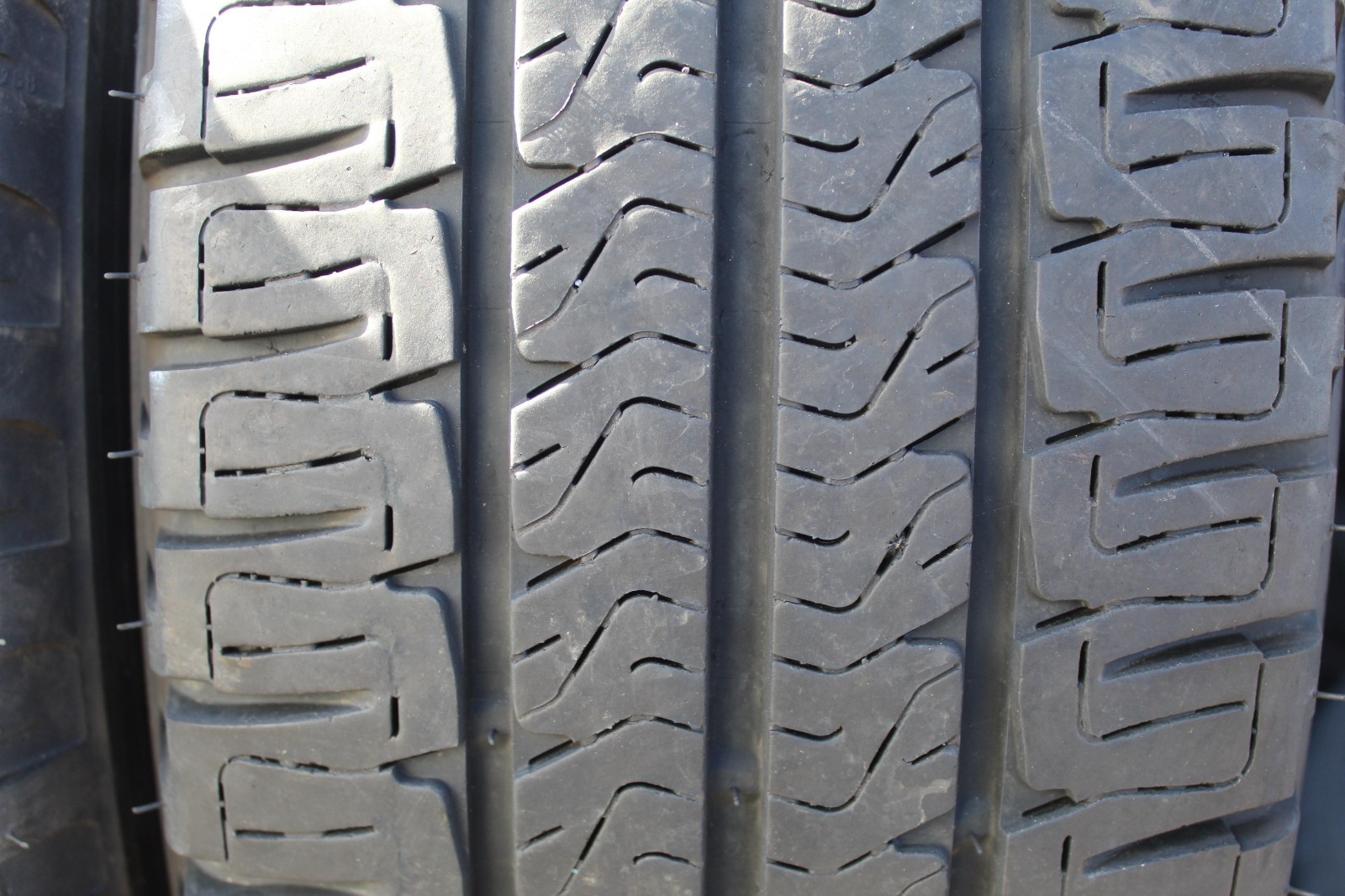 225 75 16CP Michelin, Agilis Camping, 116Q, x2 A Pair 7.2mm (F1_tyres) L3832