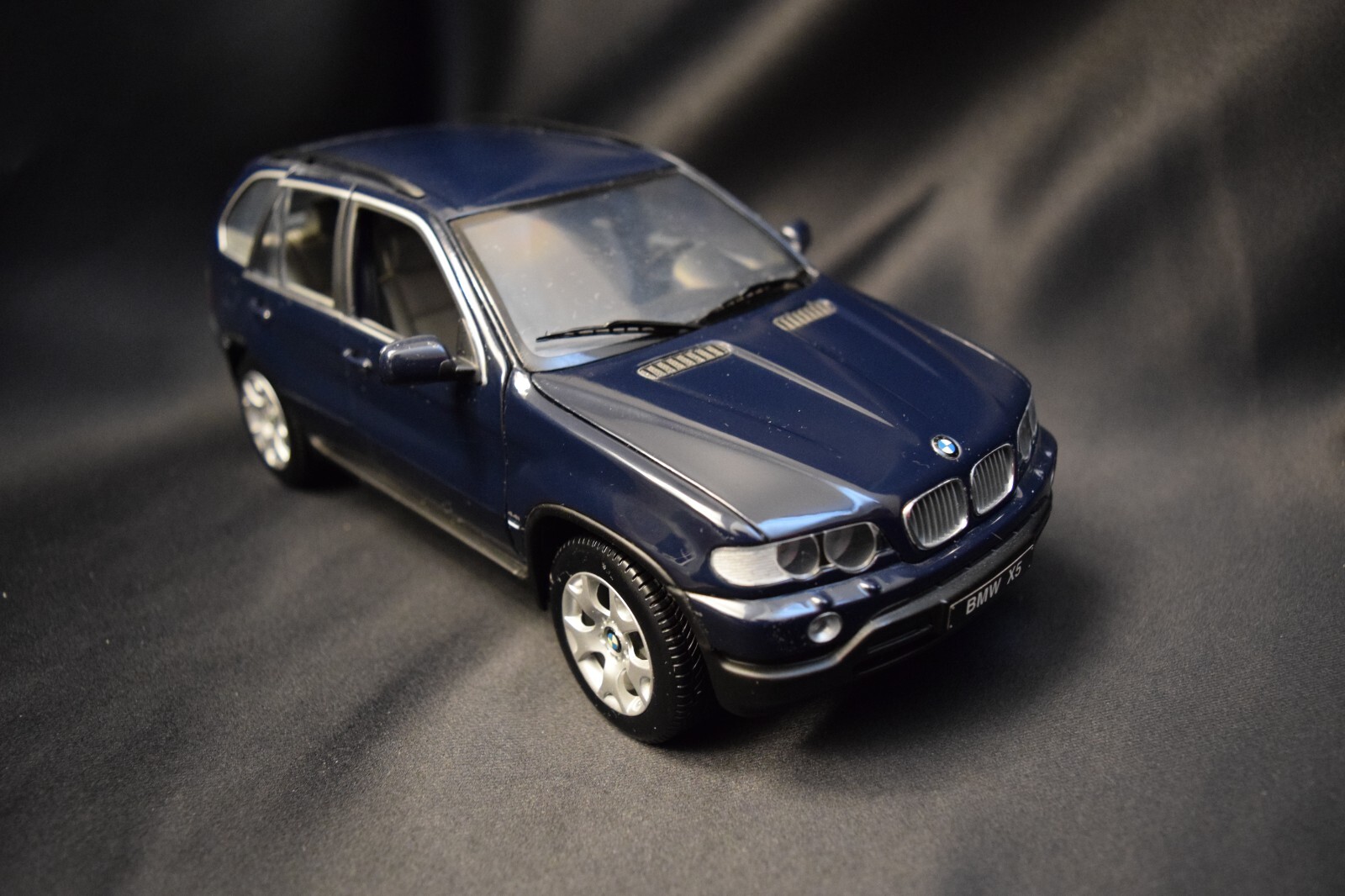 Kyosho BMW X5 4.4i E53, 2000-2004, 1:18 Scale | eBay