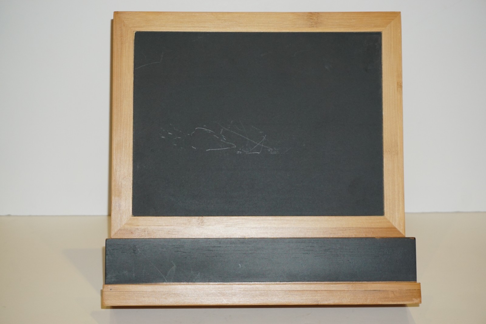 Threshold Bamboo Cookbook Holder with Chaulk Board (292)