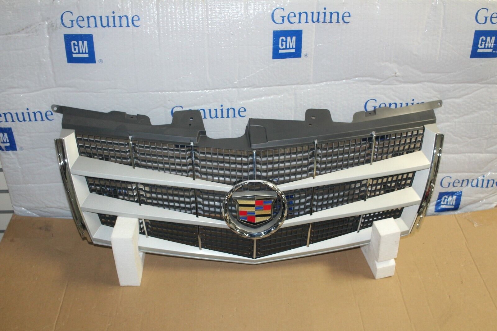2010 - 2011 Cadillac CTS Grille 20898704 OEM | eBay 2010 - 2011 Cadillac CTS Grille 20898704 OEM | eBay