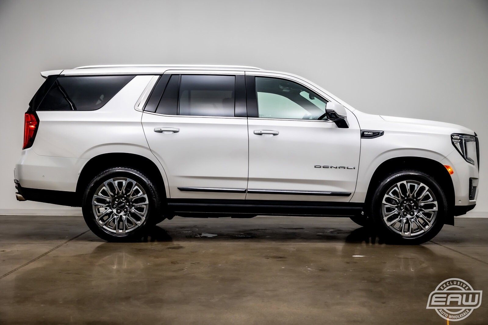 2023 Gmc Yukon Denali Ultimate 1773 Miles White Frost Tricoat Sport