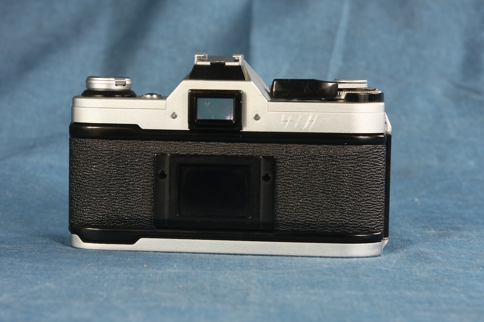 Canon AE-1 Camera & Sears Multicoated 1:40 f/80-200mm Auto Zoom Lens