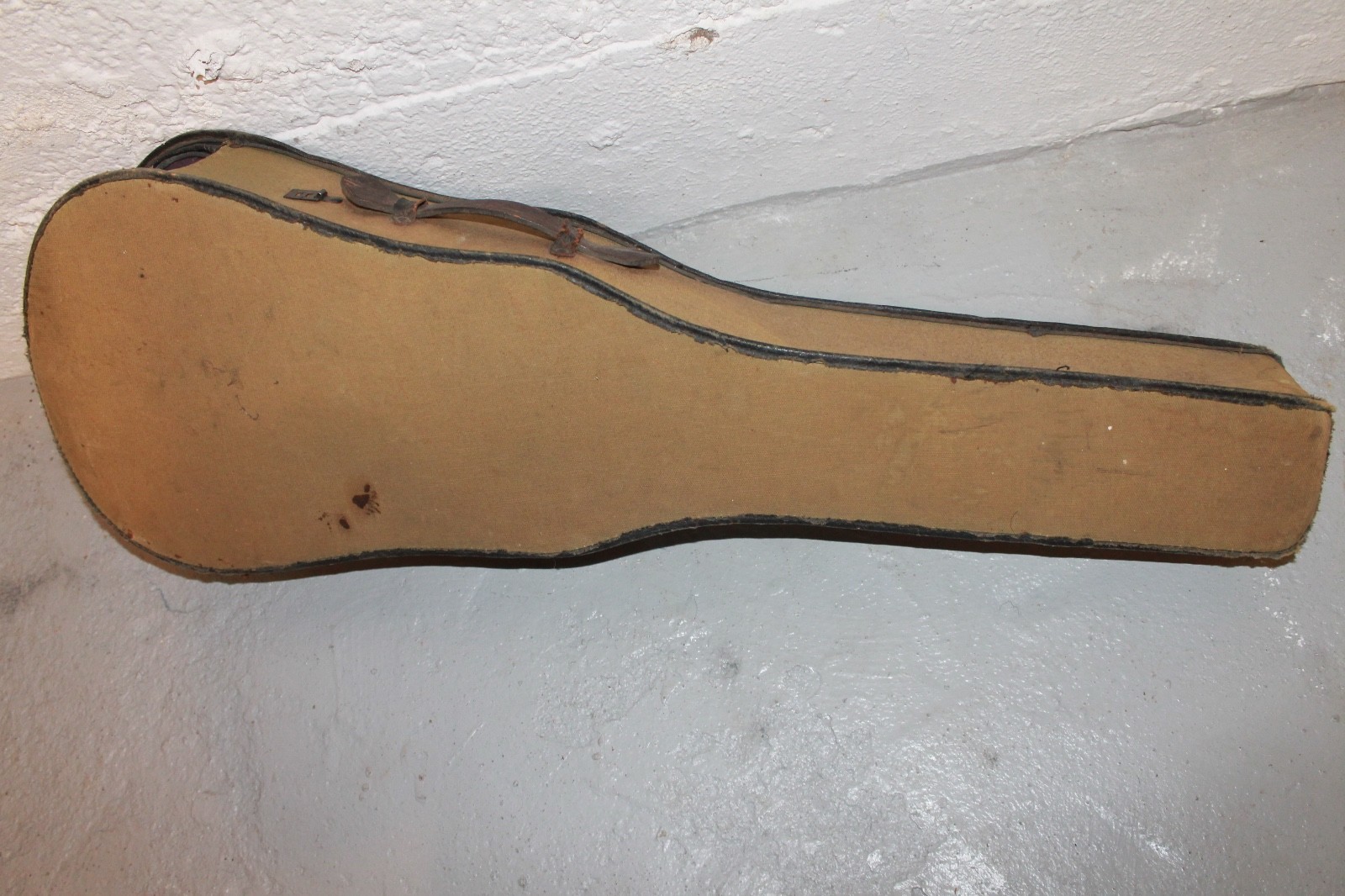 Vintage Trapdoor Ukulele Case