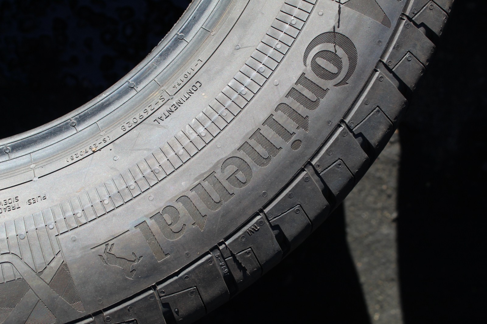 New 235 65 16C Continental, Van Contact Eco, 115/113R, x1 Tyre (F1_tyres) L3839