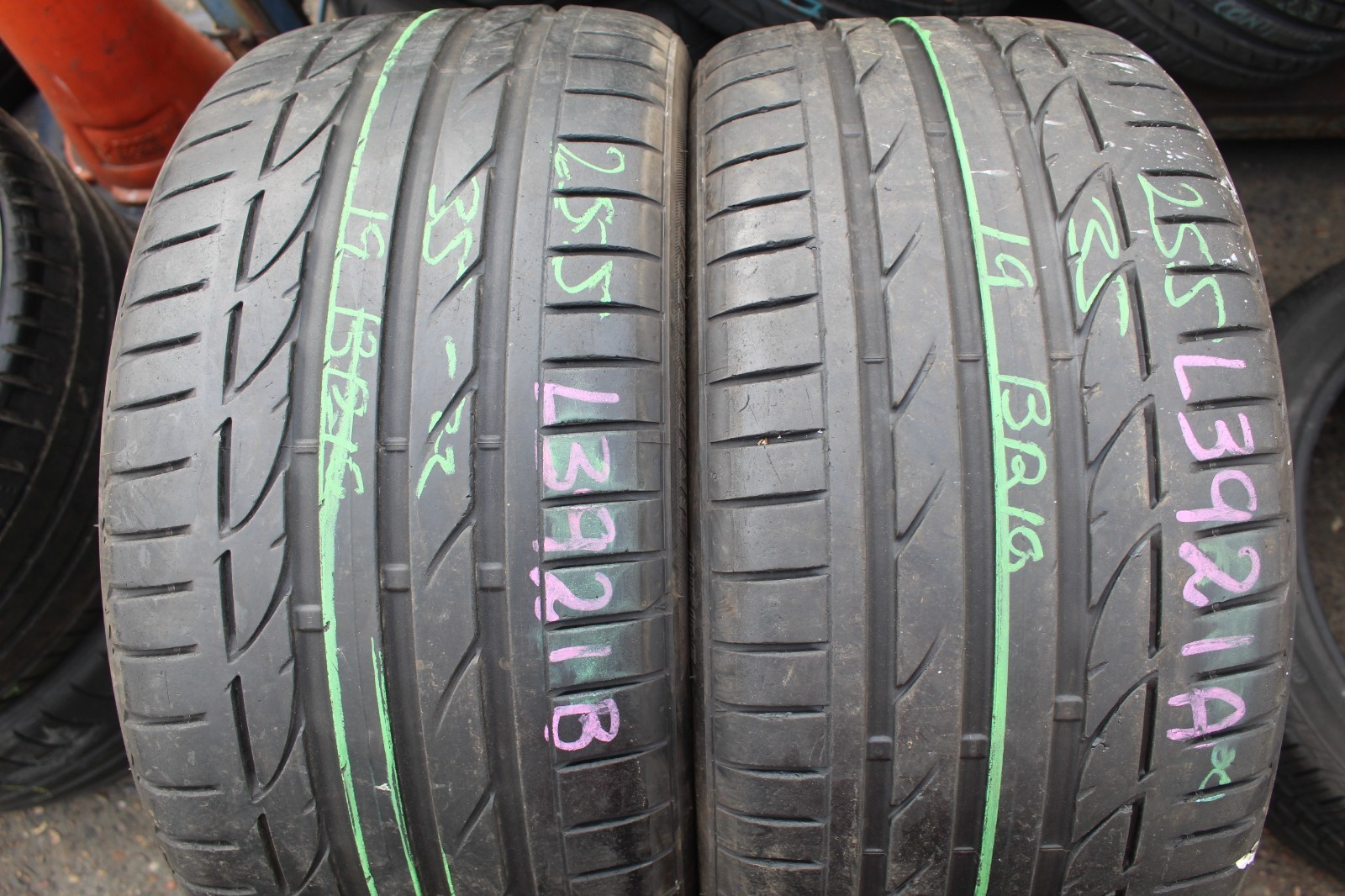 255 35 19 Bridgestone, Potenza S001 AO XL, 96Y, x2 A Pair 6.5mm (F1_tyres) L3921