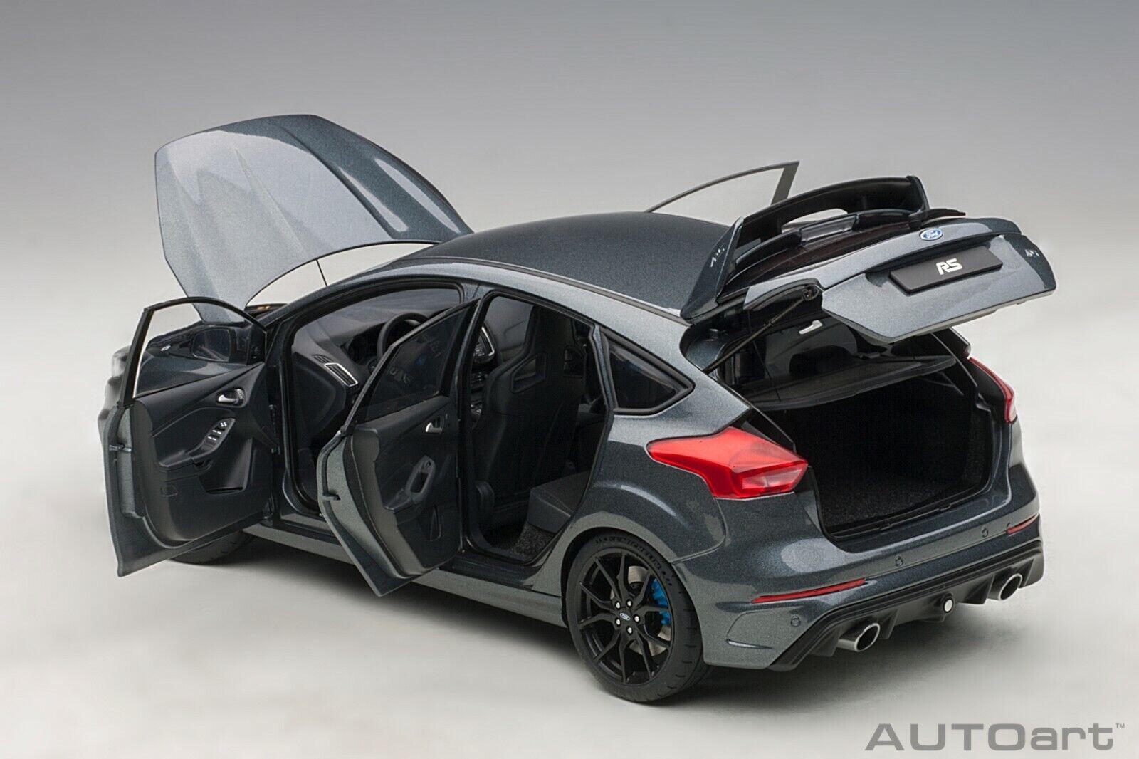 激レア　AUTO ART Ford Focus ラリーカー 　1/18 AUTOart 1:18 Ford Focus RS WRC #4 C. Sainz, M. Marti Rally