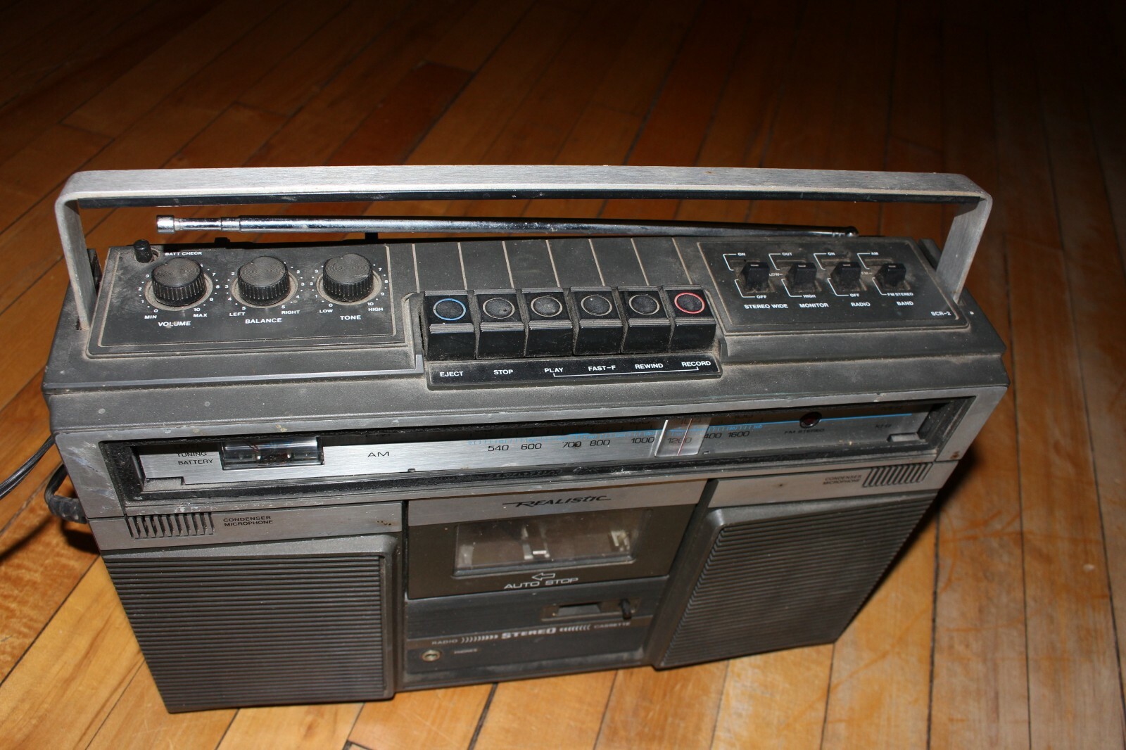Vintage Radio Shack Realistic Stereo AM/FM Cassette Boombox Model 14-805