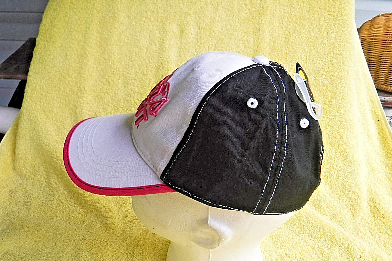 NEW W/ TAGS! WOMEN'S NEON PINK (WHITE/BLACK) COORS LIGHT BASEBALL CAP HAT!