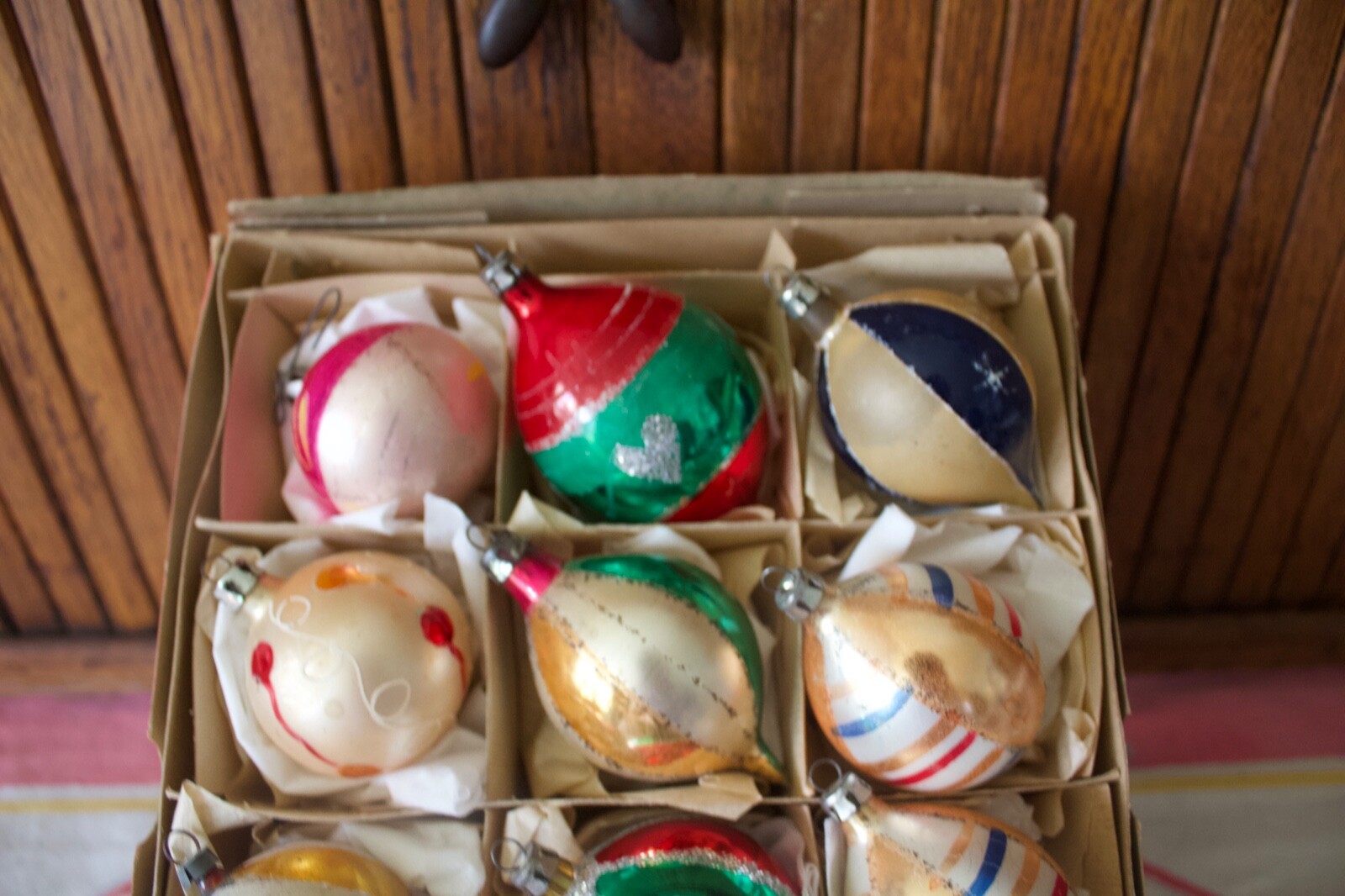 BOX OF 12 VTG. POLAND XMAS ORNAMENTS TEARDROPS TIPS ROUNDS GLITTER MICA