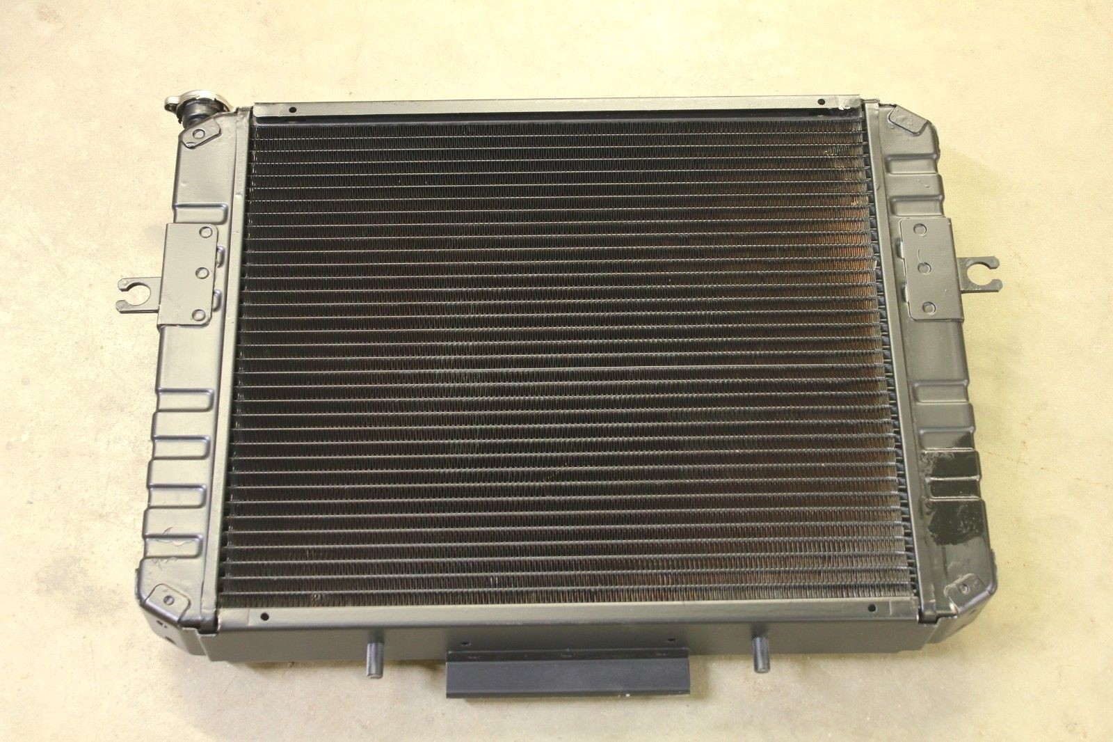 246065 Radiator for Toyota forklift (w/ oil cooler 11.00