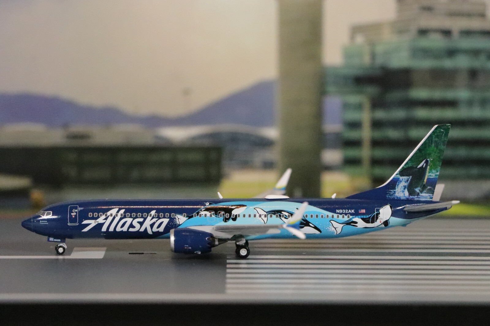 1:400 - Alaska Airlines Boeing 737 MAX 9 N932AK Orca Gemini