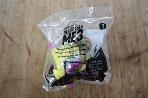 2017 McDonalds BANANA LAUNCHER Minion Despicable Me 3 Happy Meal Toy