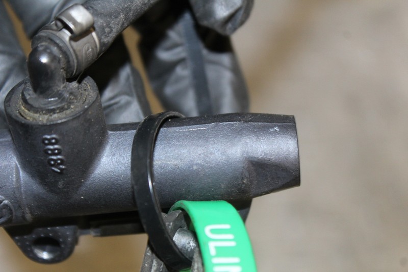 2000 BMW R1100RT R 1100 RT REAR BACK BRAKE MASTER CYLINDER W RESERVOIR