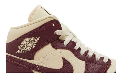 Pre-owned Jordan Air  Wmns Air  1 Mid Se 'split - Beach Cherrywood' Dr0501-200 In Red