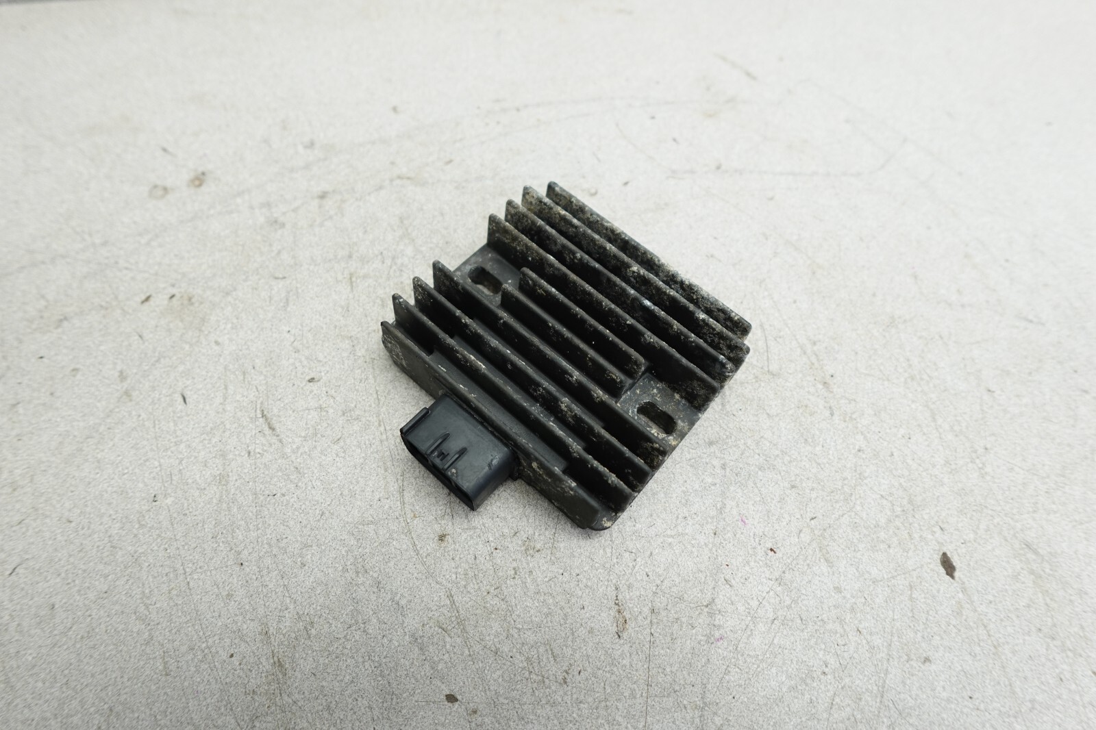 2002-2015 Yamaha OEM Rectifier Regulator 6S8-81960-00-00 FX 2002-2015 Yamaha OEM Rectifier Regulator 6S8-81960-00-00 FX