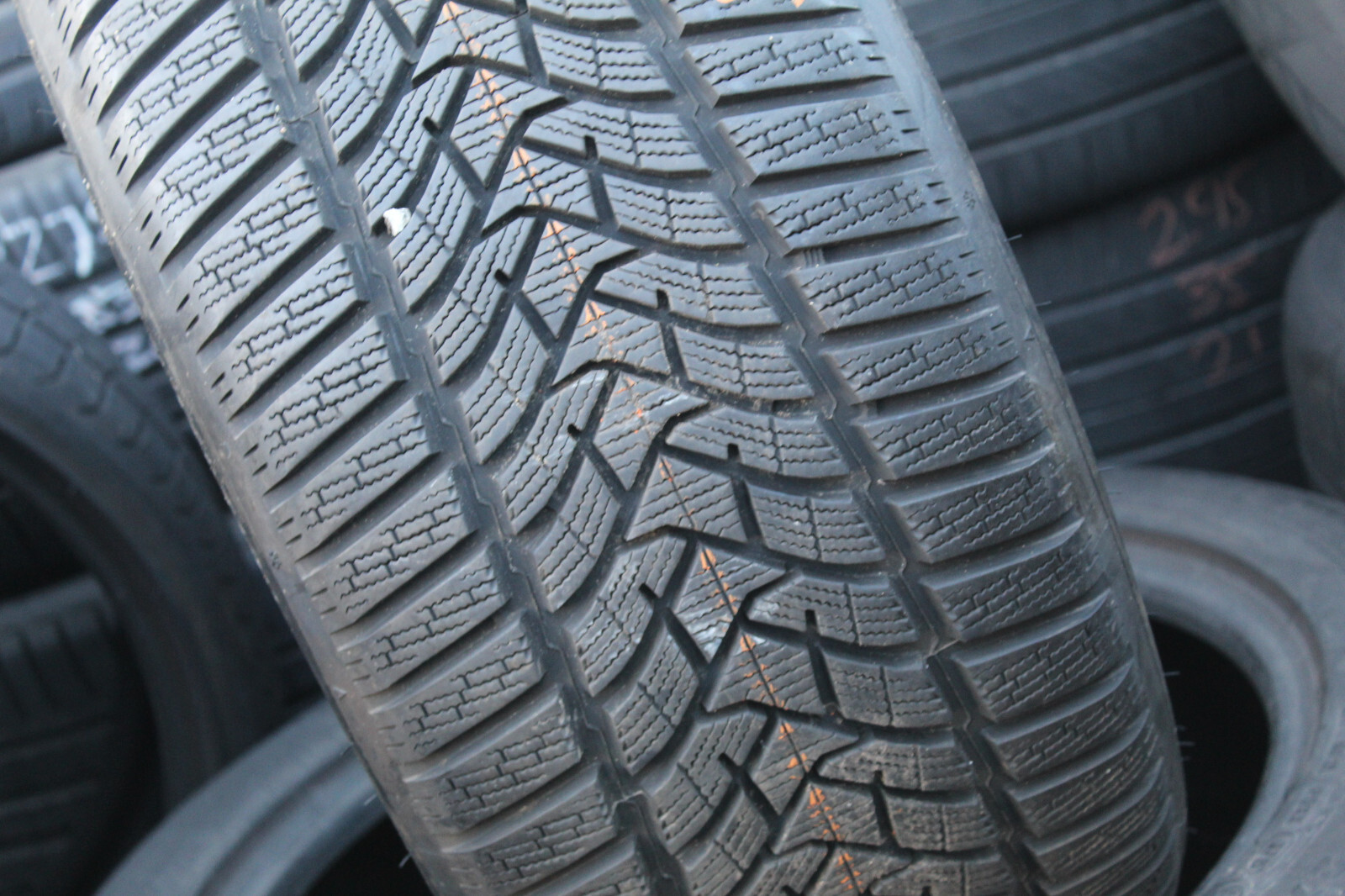 New 255 45 18 Dunlop, Winter, XL, M+S, 103V, x2 A Pair (F1_tyres) L3085