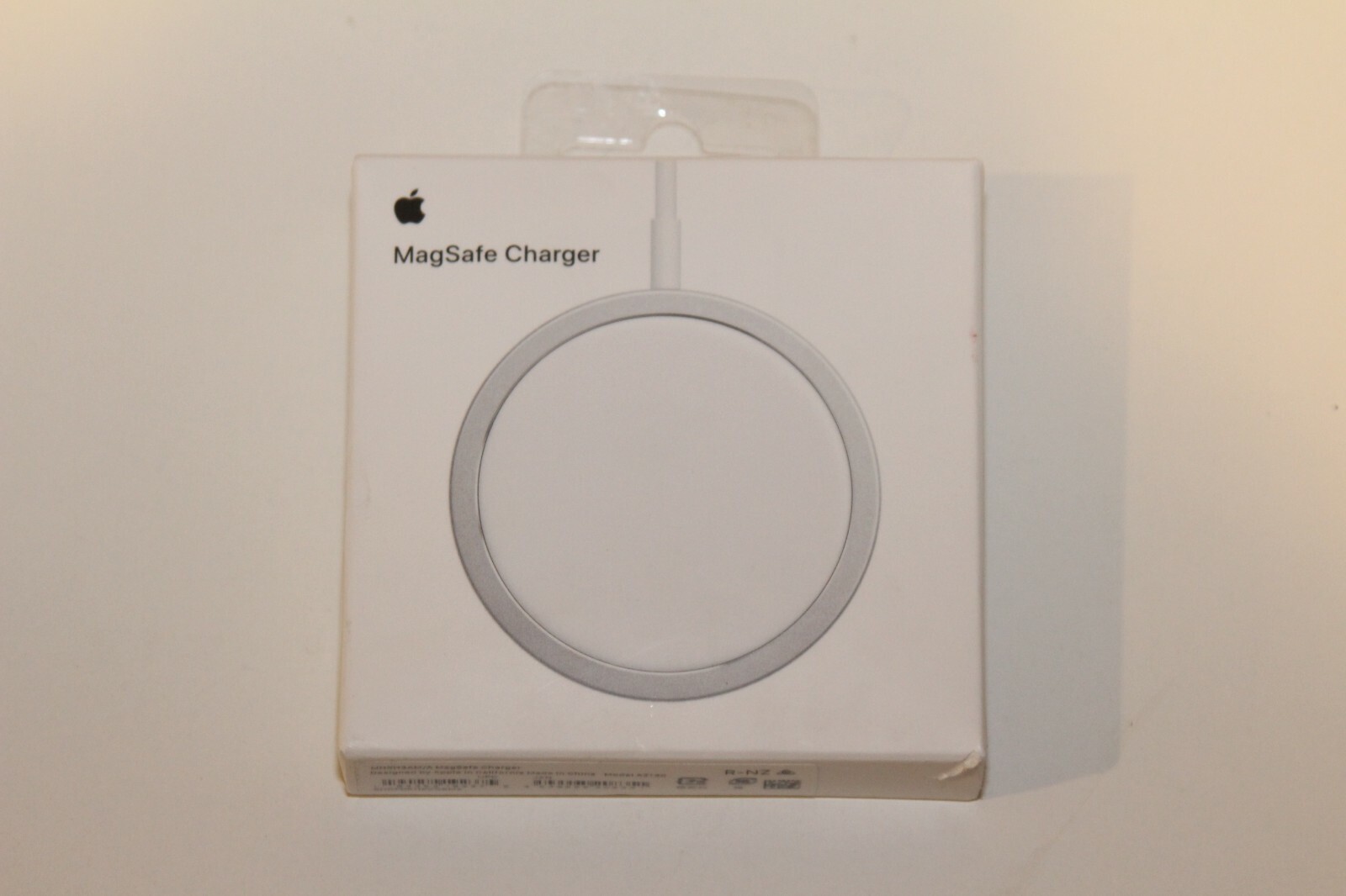 新品未開封 MagSafe Charger A2140 MHXH3AMA APPLE MAGSAFE MHXH3ZM⁄A A2140 Induction Charger - new, opened box