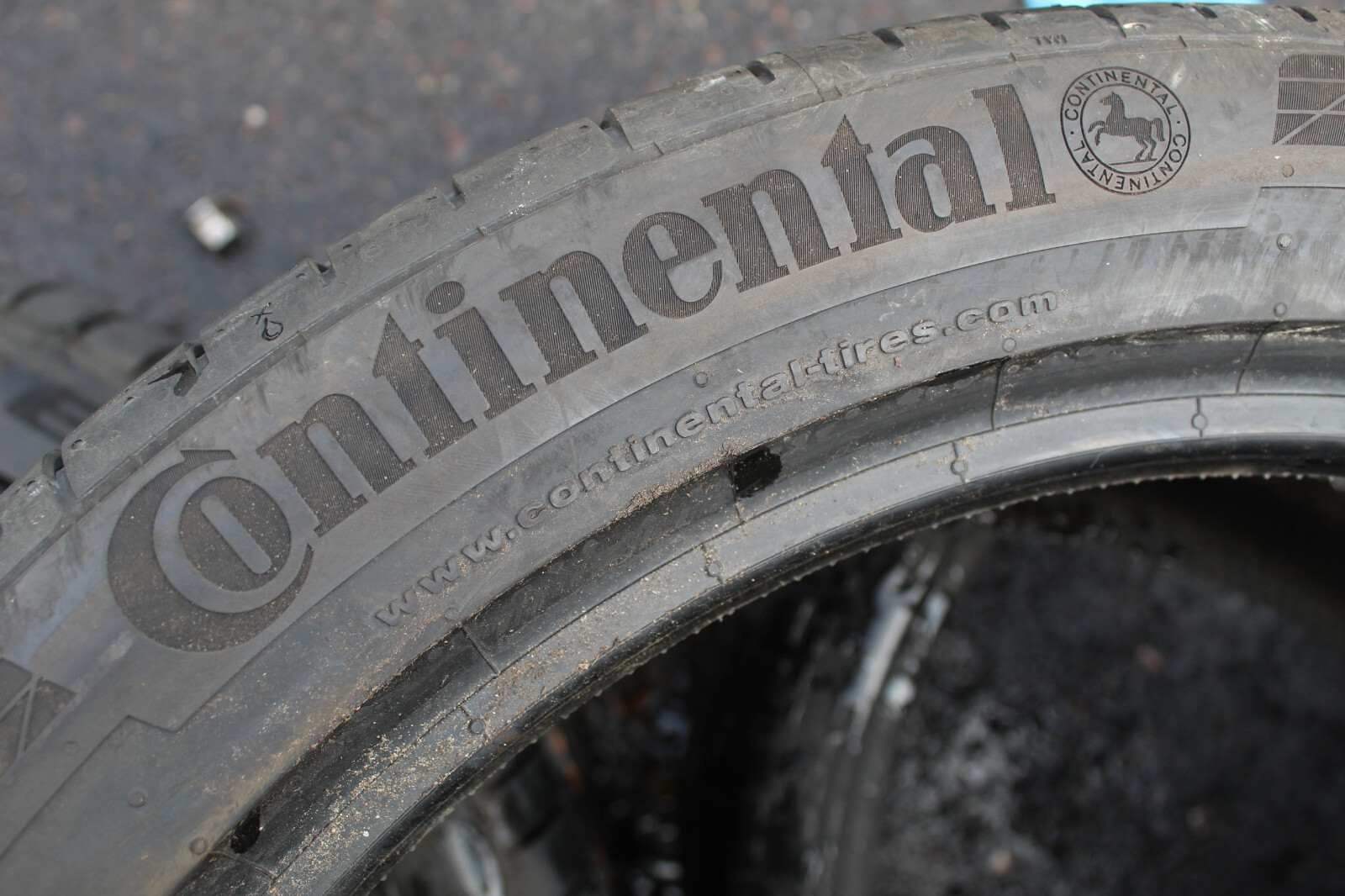 New 285 40 21 Continental, CSC 5, AO, XL, 109Y, x2 A Pair (F1_tyres) L3424