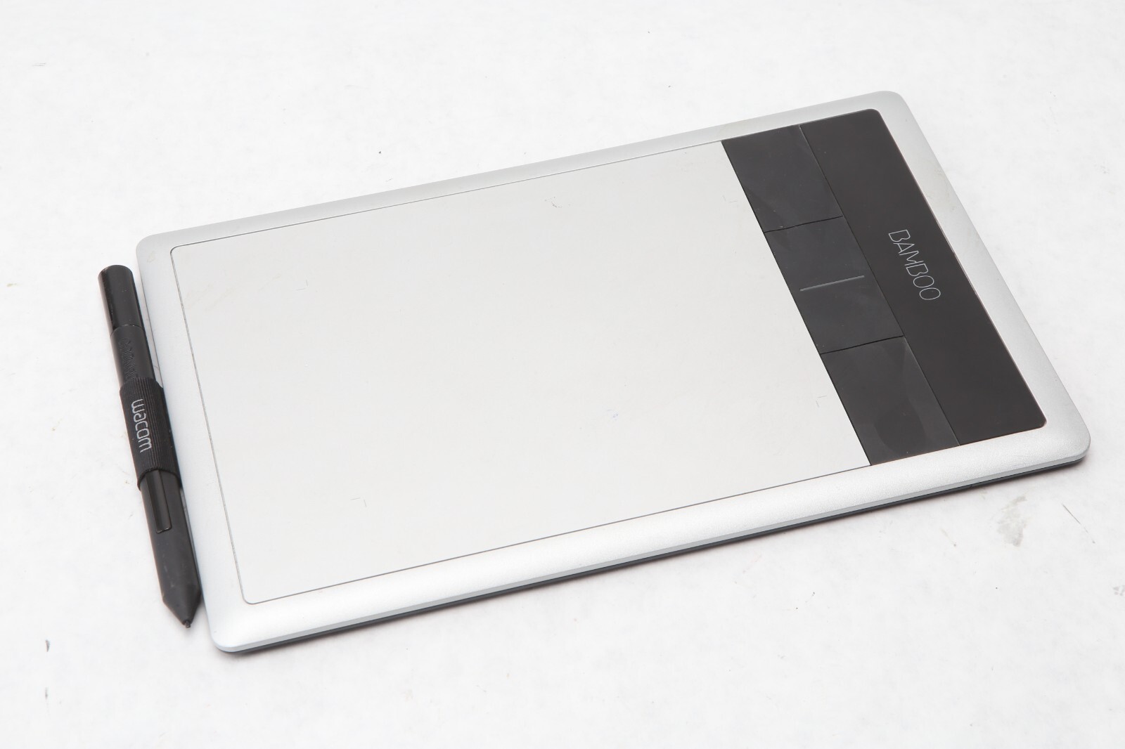 Wacom ペンタブレットBamboo CTH-470/S CTH-470/P4 ｜Wacom ペンタブレット Sサイズ ピンク フォト