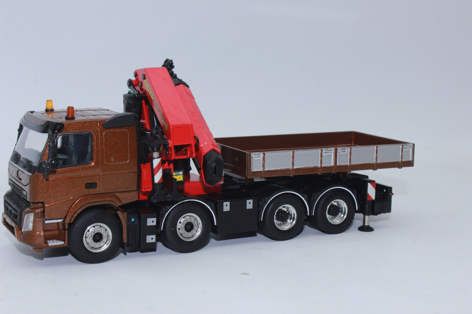 WSI 02-2217 Palfinger Volvo FMX Sleeper CAB 8x4 + PK 92002 WSI 02-2217 Palfinger Volvo FMX Sleeper CAB 8x4 + PK 92002