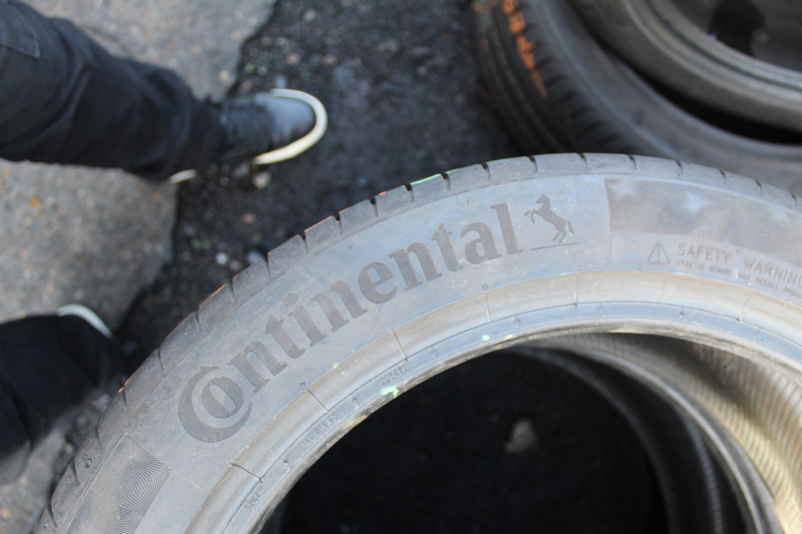 225 45 17 Continental, Premium Contact 6 94V x2 A Pair 6.5mm (F1_tyres) FO L3057