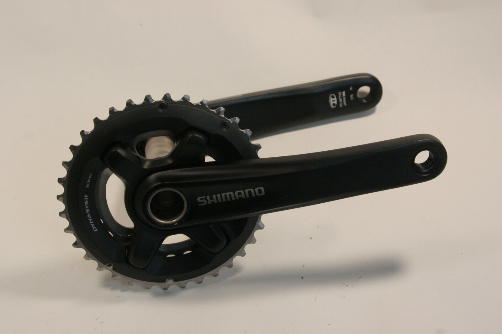 Shimano Crankset FC-MT700 2x11 speed Two Piece Black 175 mm Shimano Crankset FC-MT700 2x11 speed Two Piece Black 175 mm