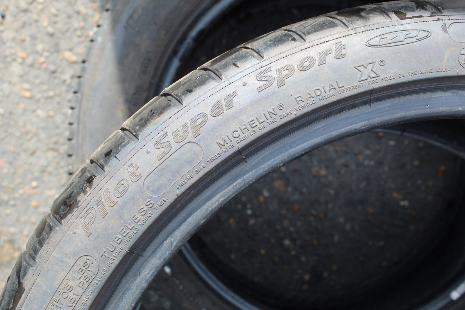 275 35 21 Michelin, RunFlat, 99Y, x2 A Pair 5.7mm (F1_tyres) L2186