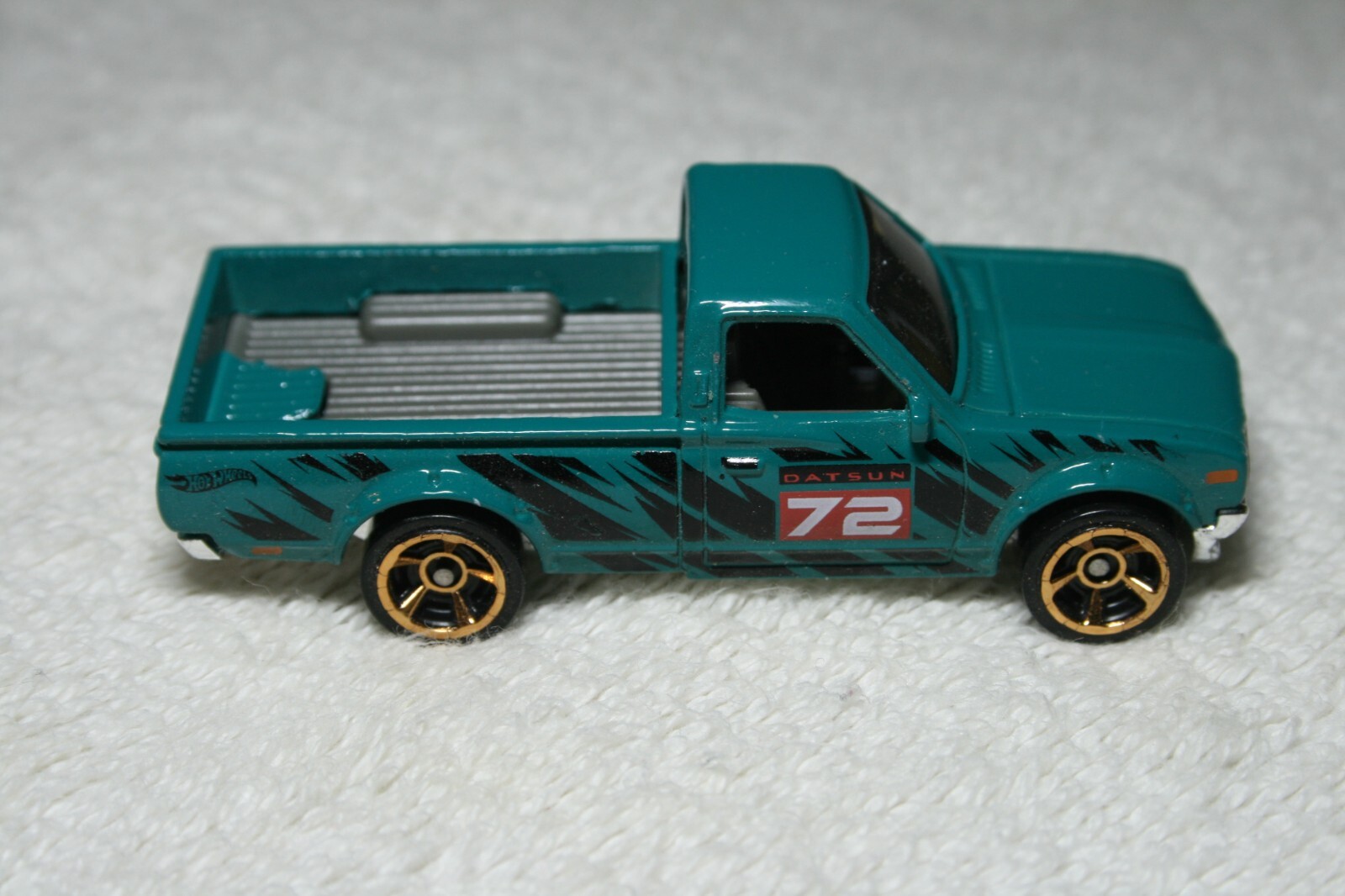 Hot Wheels Nissan 1972 - 1979 Datsun 620 Pick Up Truck