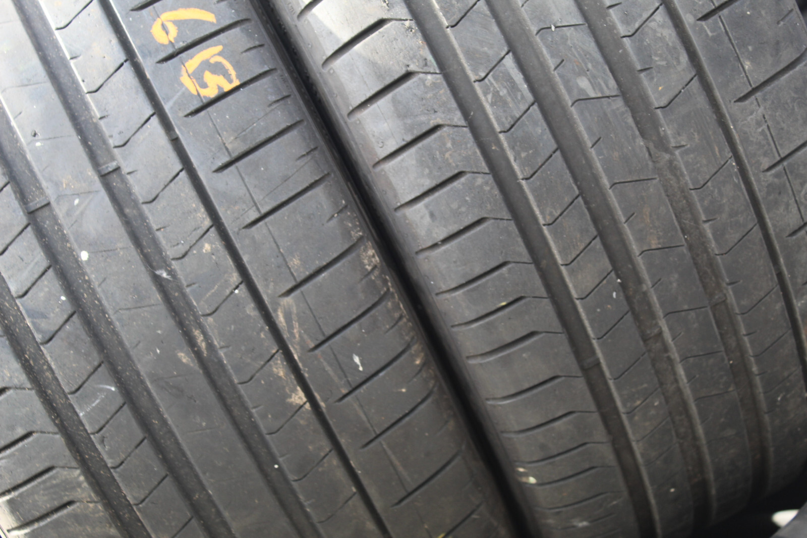 265 35 21 Pirelli, P Zero, PNCS, 101Y, x2 A Pair 6.7mm (F1_tyres) FO L3336
