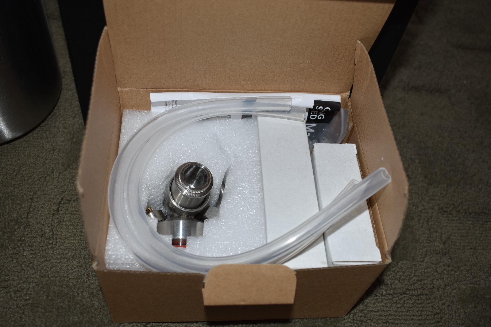 Keg Smiths 128 oz Portable Draft Keg System CO2 Regulated Stainless Steel KEG02D