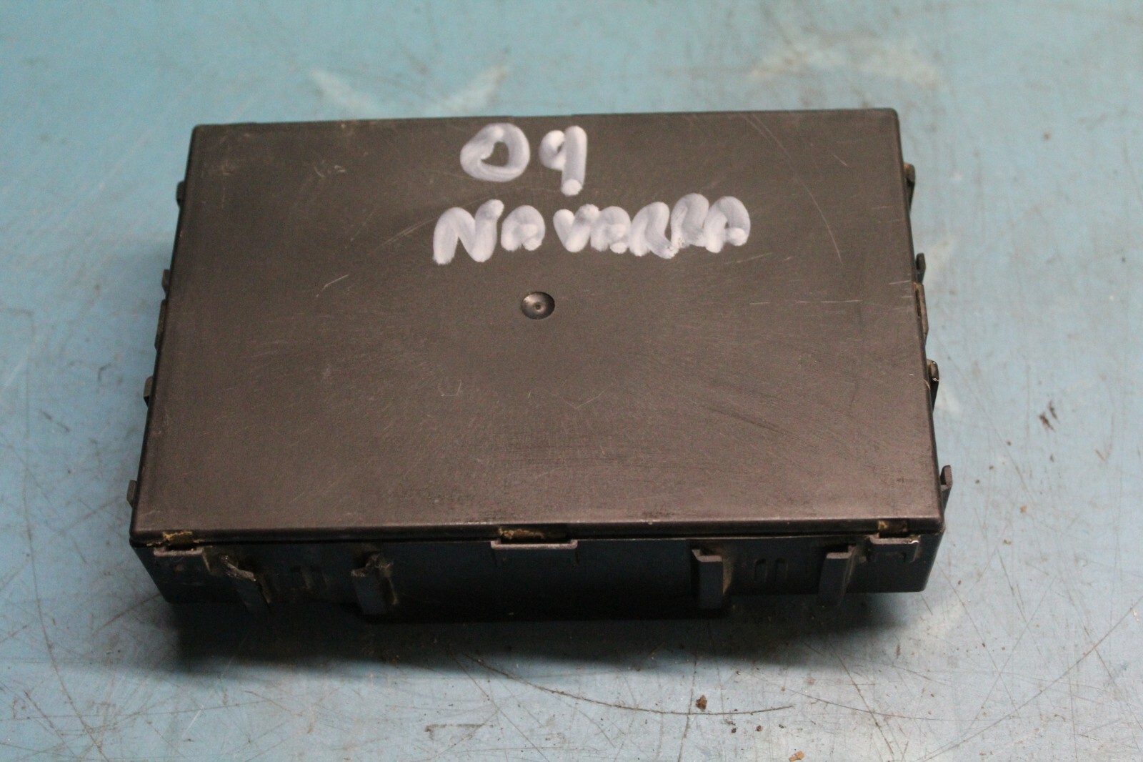 珊瑚　B6　部品取り車輌 2009 NISSAN NAVARA D40 BCM BODY CONTROL MODULE 284B2 EB300