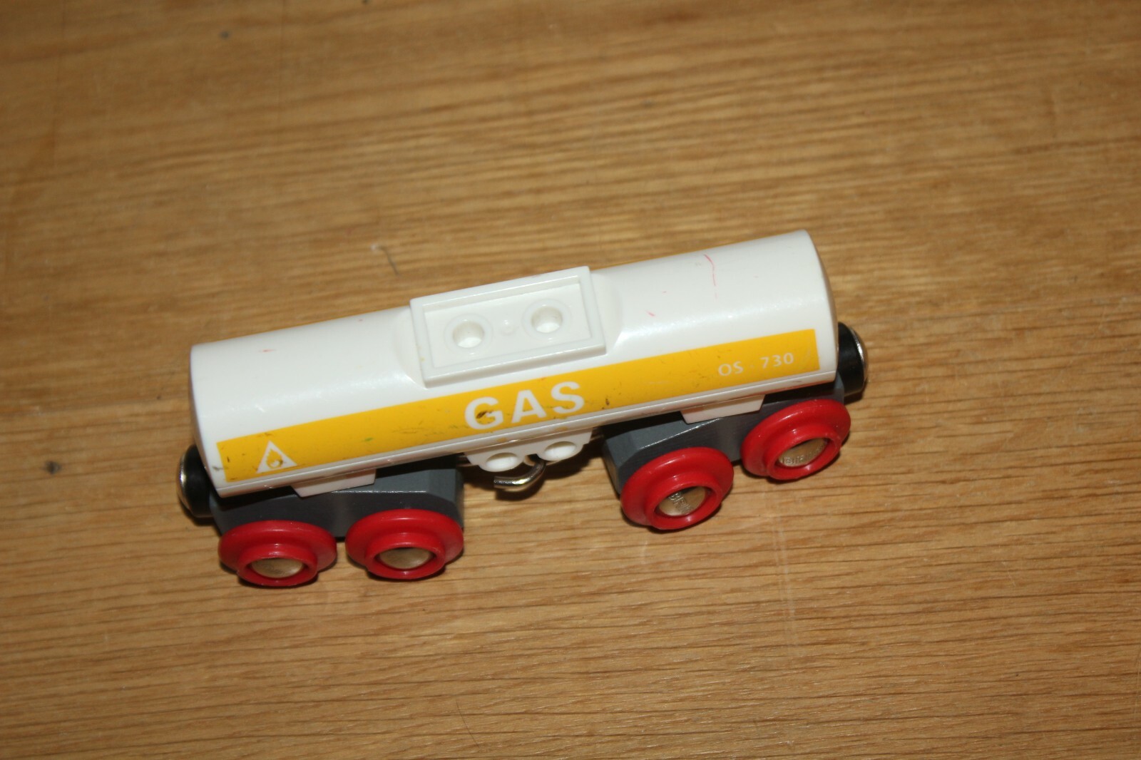 Kesselwagen Gas Waggon Brio Holzeisenbahn