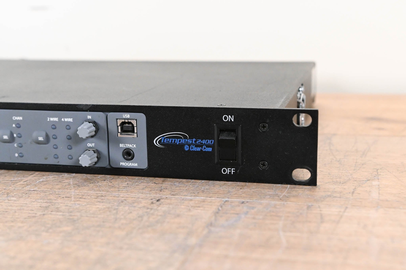 Clear-Com CM-244 Tempest 2.4 GHz 4-Channel Base Station CG00X62