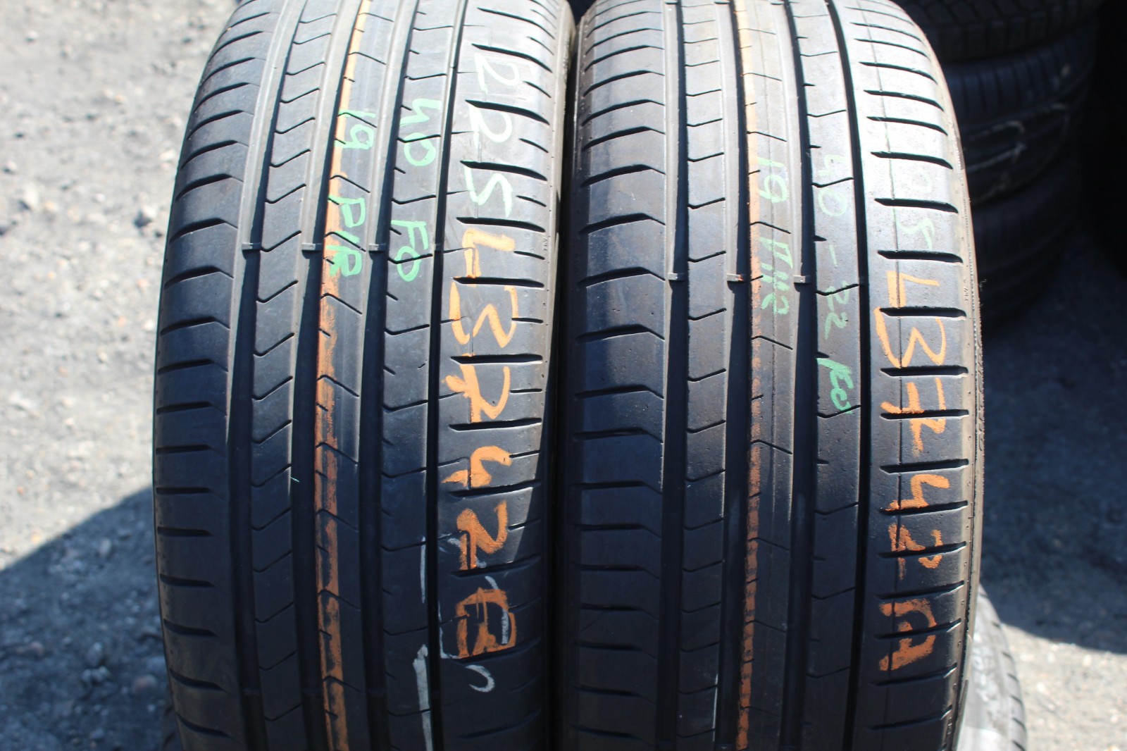 225 40 19 Pirelli, P Zero, 93V&W, x2 A Pair 6.5mm (F1_tyres) FO L3742