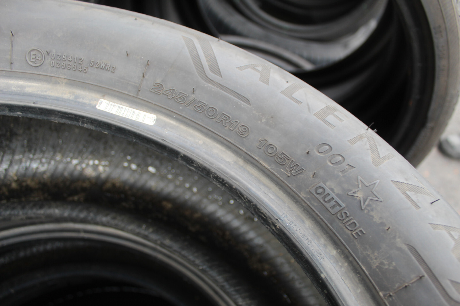 245 50 19 Bridgestone, Alenza 001, 105W, x2 A Pair 5.5mm (F1_tyres) L2944