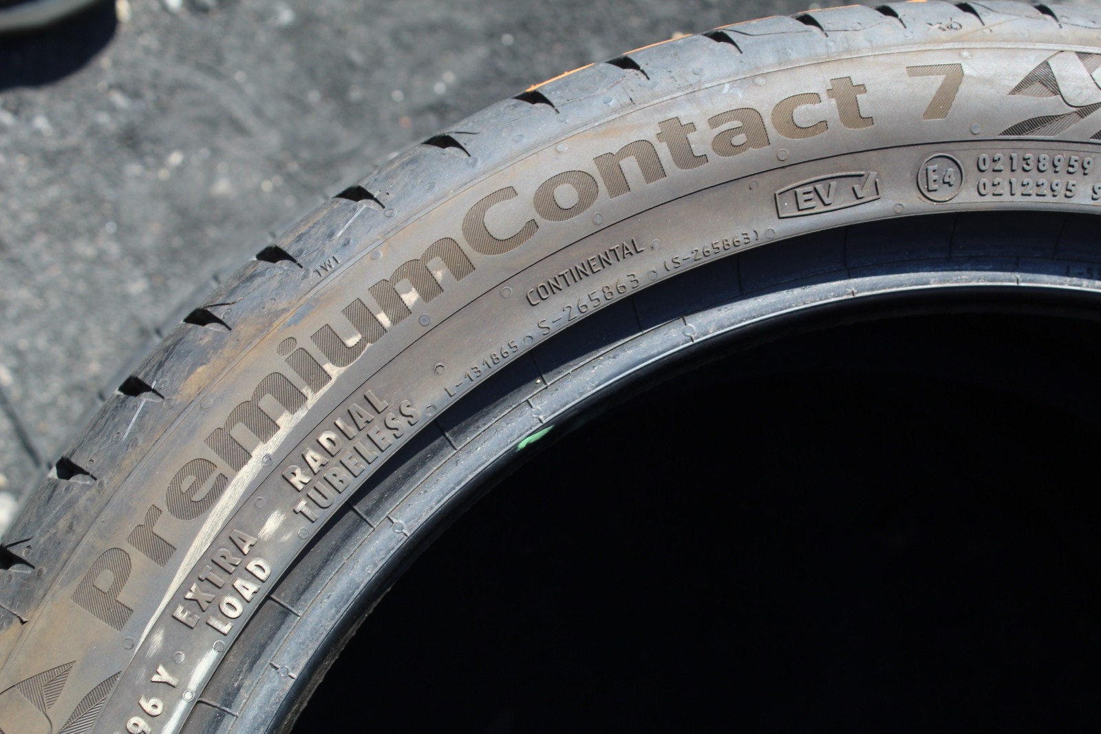 225 45 19 Continental, PC 7, EV, XL, 96Y, x1 Single Tyre 7.0mm (F1_tyres) L3738