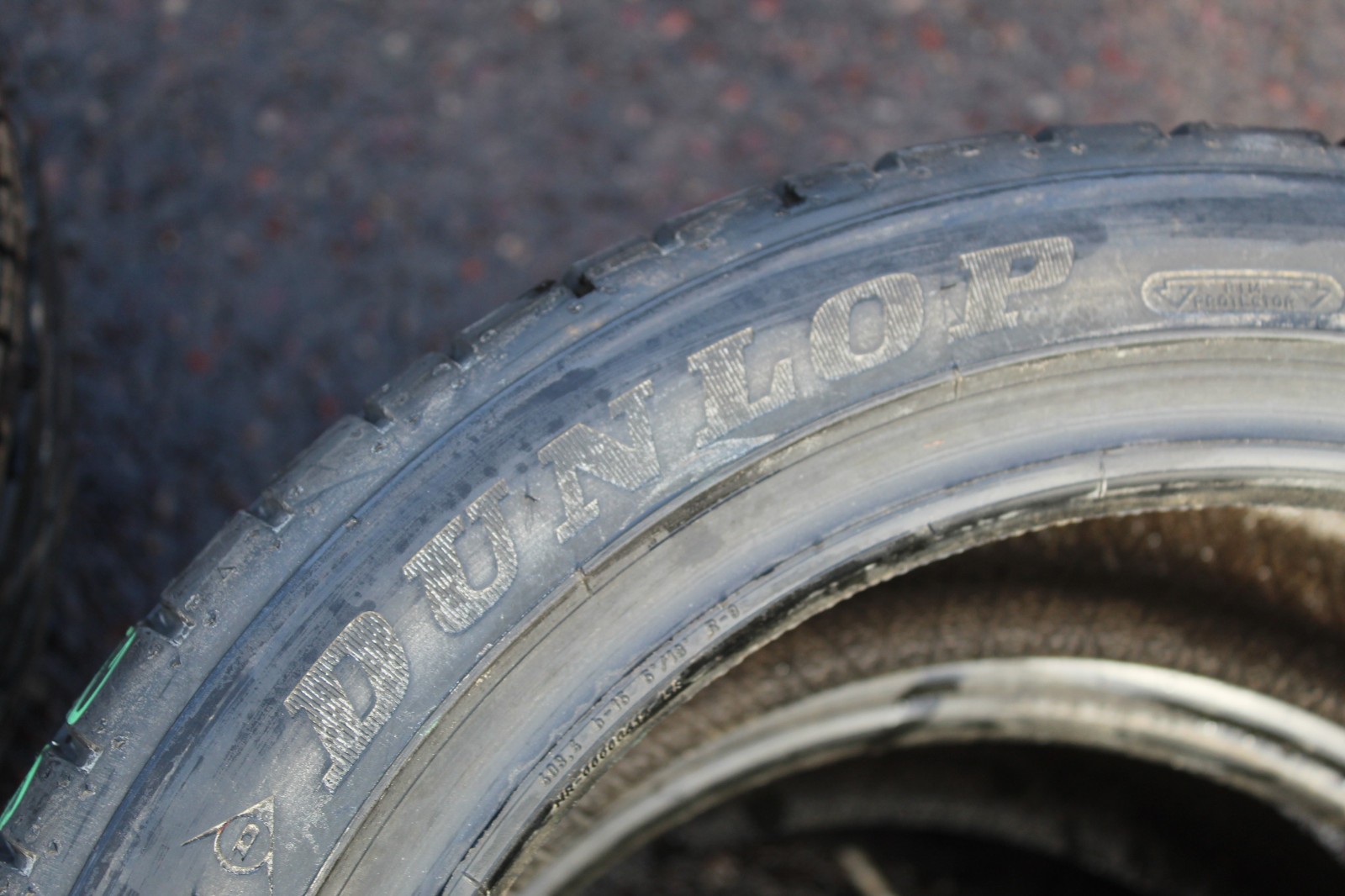 New 205 45 16 Dunlop, Sport Maxx RT, 83W, x1 Tyre (F1_tyres) FOD L3788