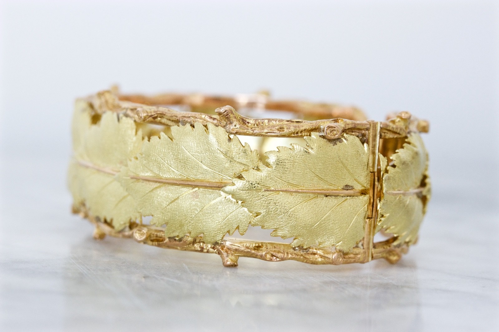 Vintage Buccellati Leaf Cuff Bracelet 18k Multi Tone Gold 1960s Estate Designer